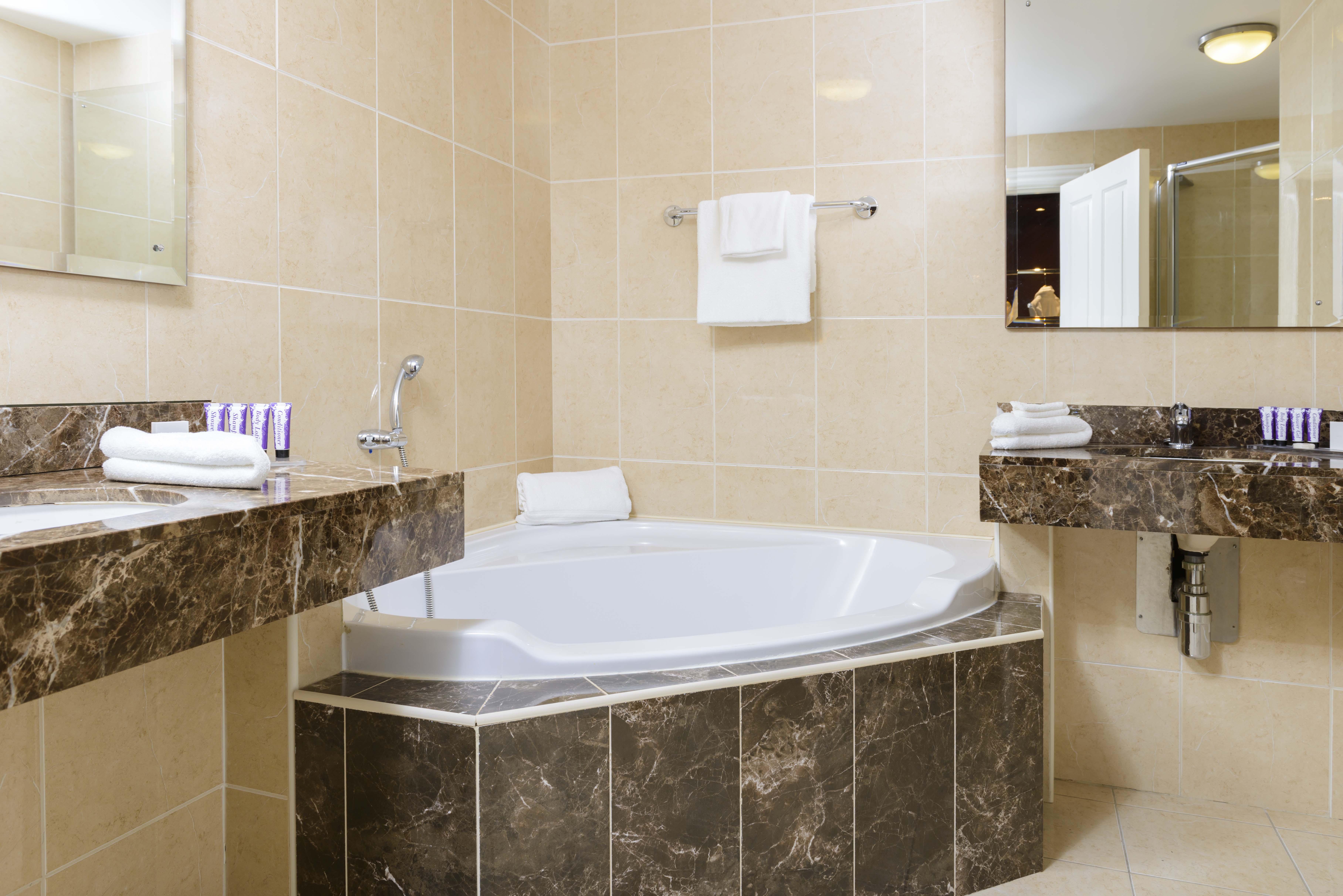 The Brehon Hotel & Spa Killarney Exterior photo